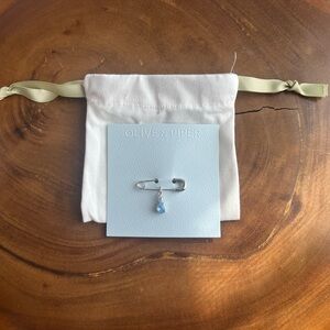 NWT Olive & Piper Something Blue Pin